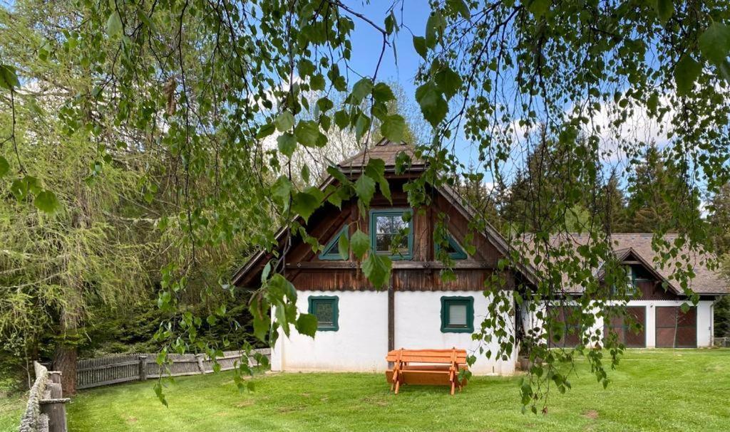 Ferienhaus Waldtraum Sankt Veit an der Glan Bagian luar foto