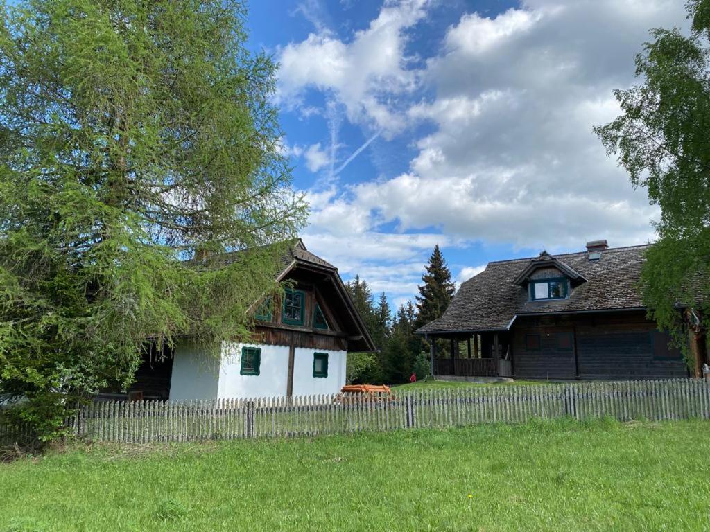 Ferienhaus Waldtraum Sankt Veit an der Glan Bagian luar foto